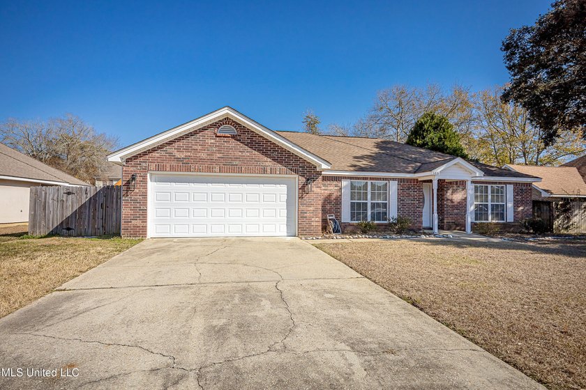 Conveniently located minutes from the interstate and downtown - photo 4