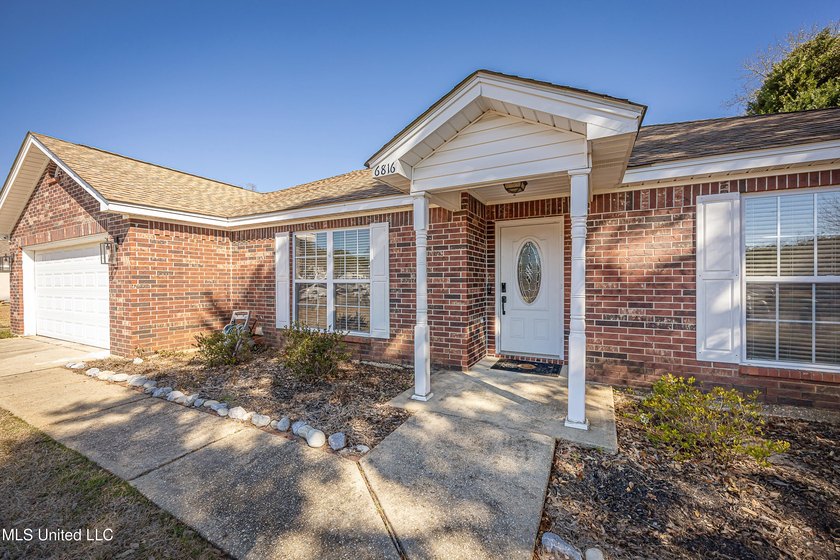 Conveniently located minutes from the interstate and downtown - photo 6