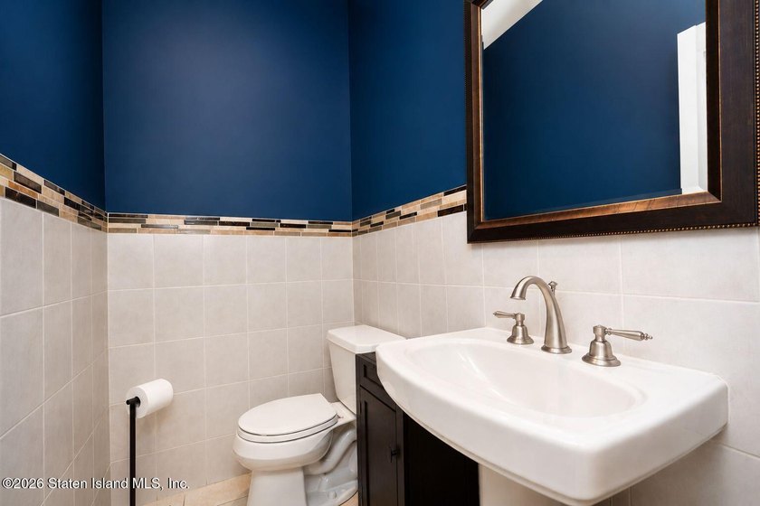 WELCOME TO THIS EXCEPTIONAL CUSTOM-BUILT 2 FAMILY COLONIAL - photo 17