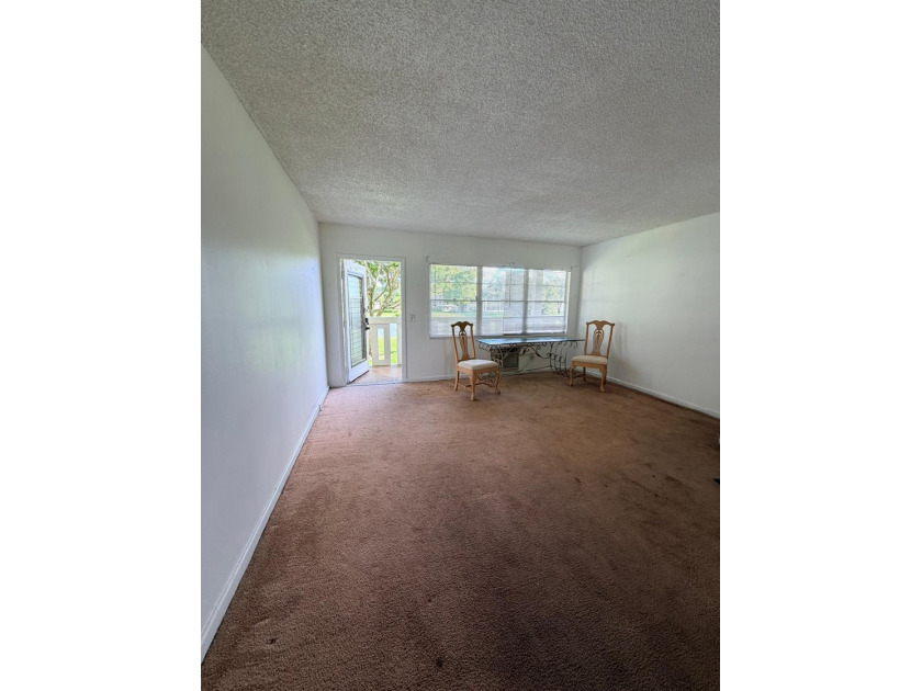 Beautiful residence located in a meticulously maintained 55+ - photo 7
