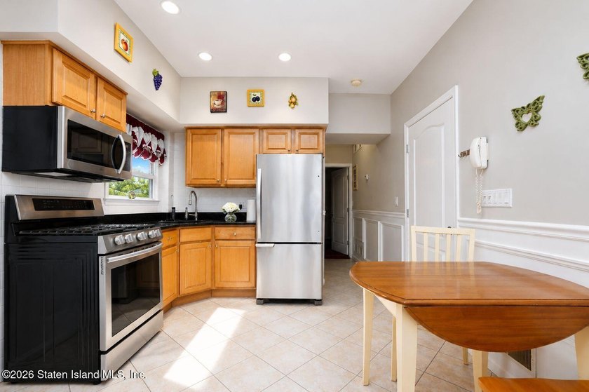 WELCOME TO THIS EXCEPTIONAL CUSTOM-BUILT 2 FAMILY COLONIAL - photo 41