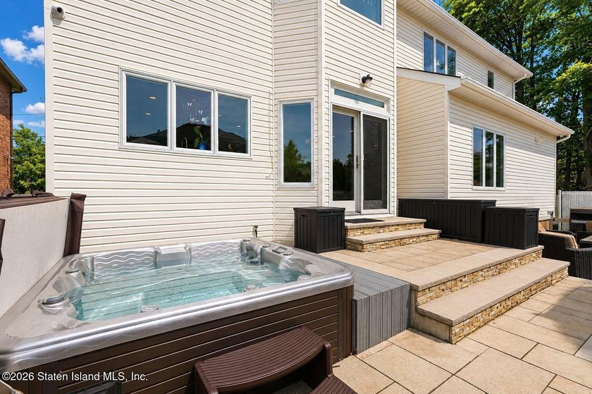 WELCOME TO THIS EXCEPTIONAL CUSTOM-BUILT 2 FAMILY COLONIAL - photo 47