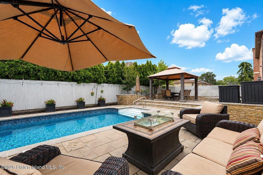 WELCOME TO THIS EXCEPTIONAL CUSTOM-BUILT 2 FAMILY COLONIAL - photo 48