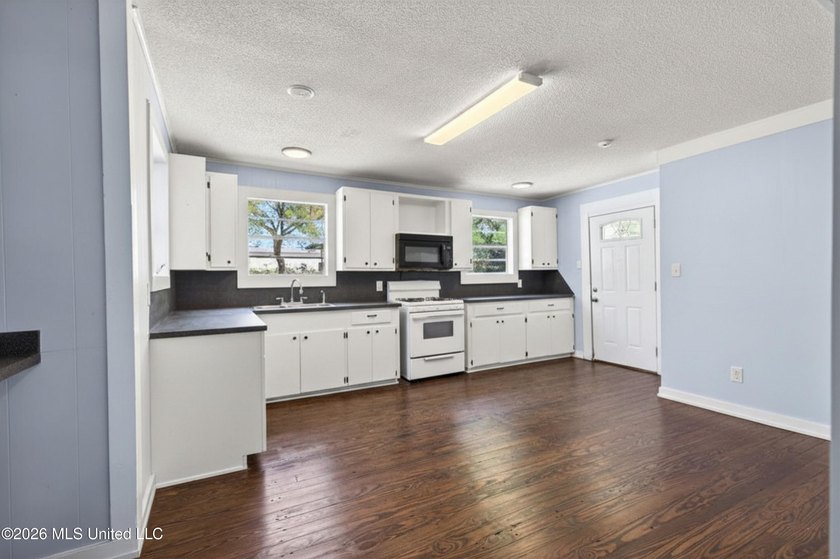 Outstanding opportunity in the heart of Long Beach! This - photo 14