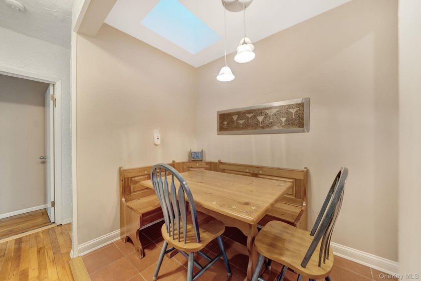 If You're Searching For A Home In Merrick, Check Out This 3 - photo 17