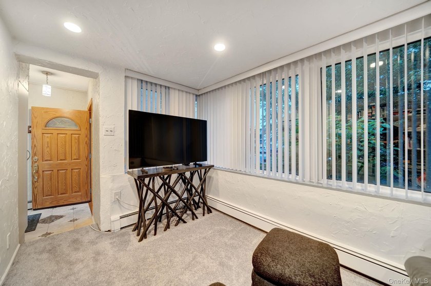 If You're Searching For A Home In Merrick, Check Out This 3 - photo 22