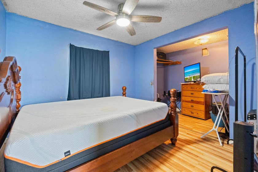 This 3-bedroom, 1-bathroom single-family home provides a - photo 8