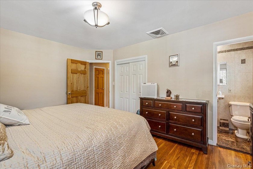 Rarely Available in Coveted Beechhurst! This impeccably - photo 11