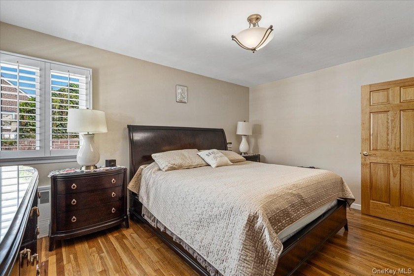 Rarely Available in Coveted Beechhurst! This impeccably - photo 13
