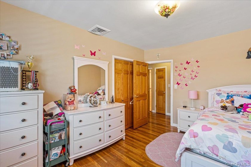 Rarely Available in Coveted Beechhurst! This impeccably - photo 15