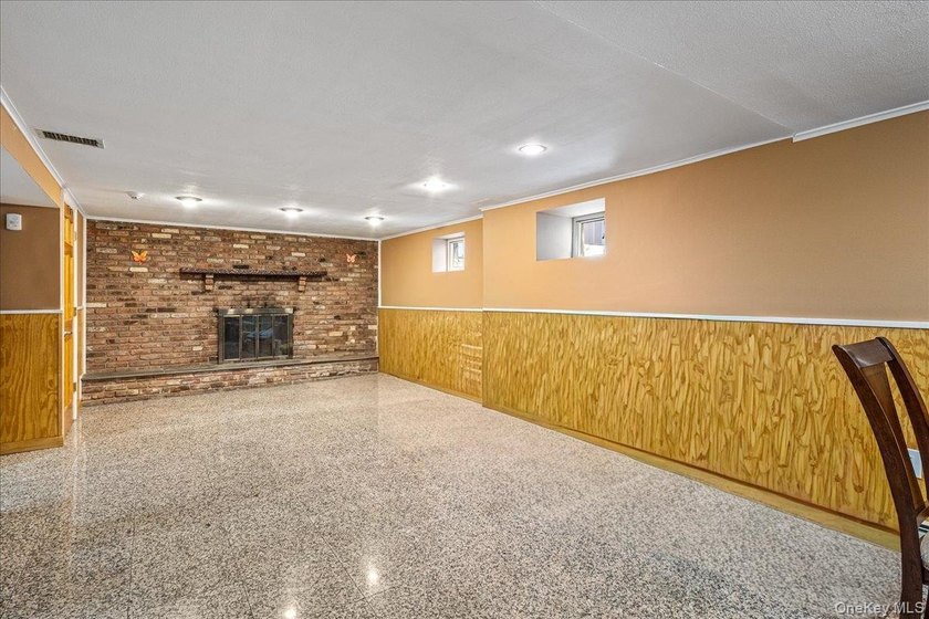 Rarely Available in Coveted Beechhurst! This impeccably - photo 23