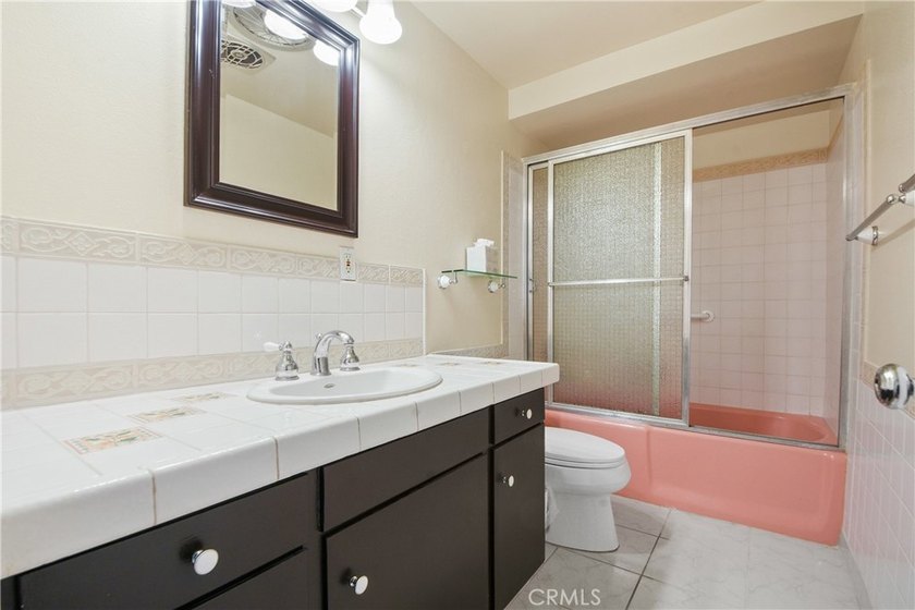 A ground floor unit in a small community with 2 beds &amp; 2 baths - photo 8
