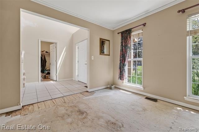 Welcome to this beautiful lakefront home in the highly - photo 5