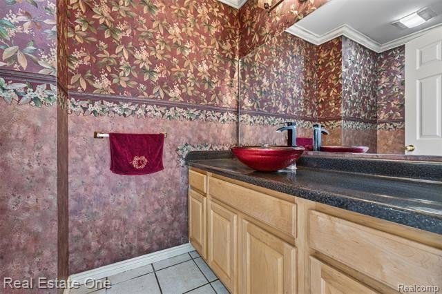 Welcome to this beautiful lakefront home in the highly - photo 6