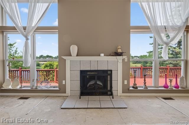 Welcome to this beautiful lakefront home in the highly - photo 10