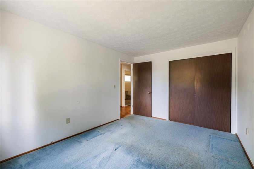This well-maintained 3-bedroom, 1.5-bath split level home offers - photo 29