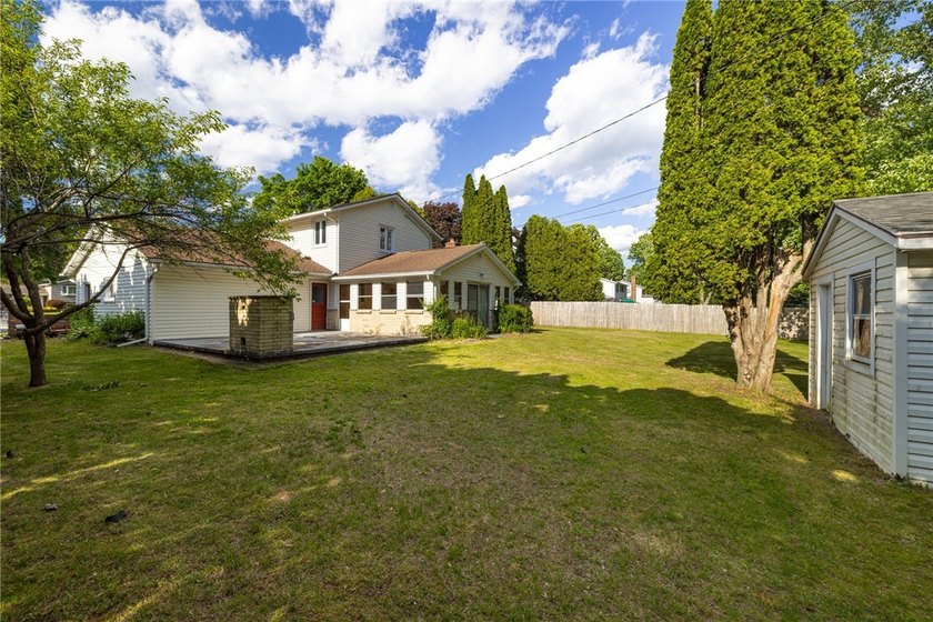 This well-maintained 3-bedroom, 1.5-bath split level home offers - photo 38