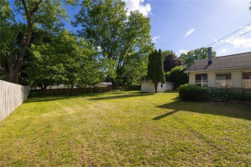 This well-maintained 3-bedroom, 1.5-bath split level home offers - photo 39