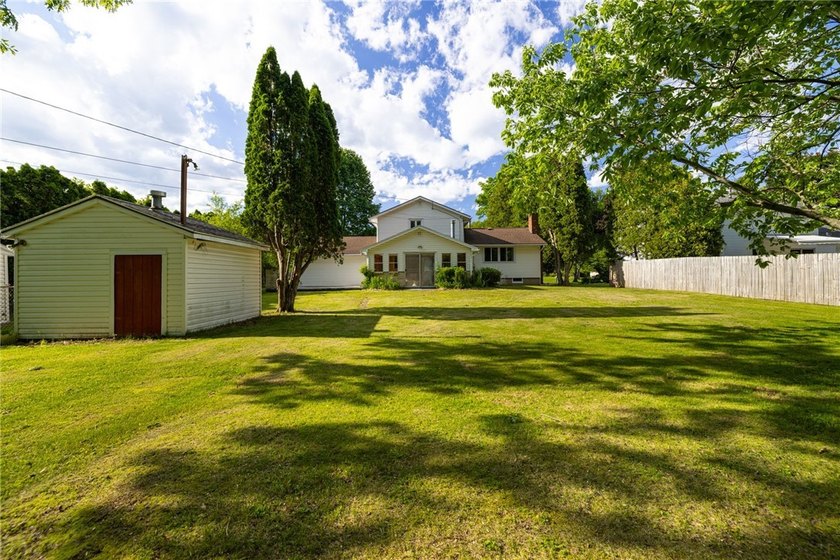 This well-maintained 3-bedroom, 1.5-bath split level home offers - photo 40