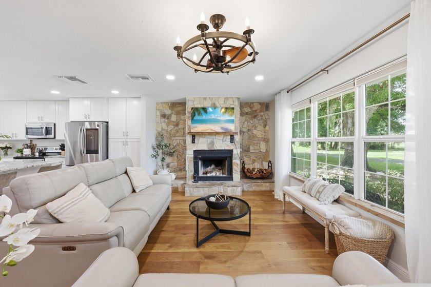 Welcome to this beautifully renovated 3-bedroom, 2-bath home in - photo 5
