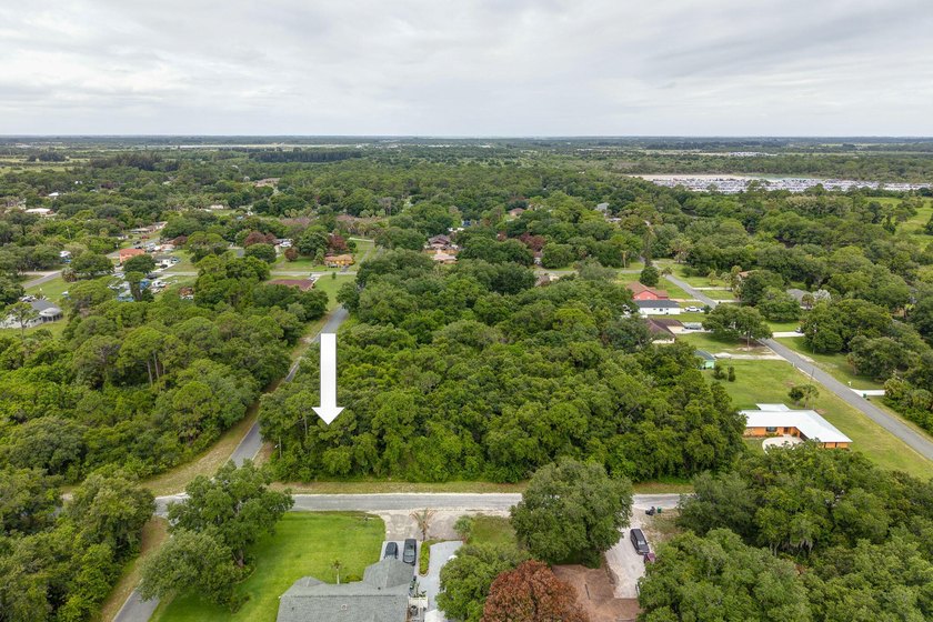 Excellent vacant lot on in Fort Pierce, offering a great - photo 2
