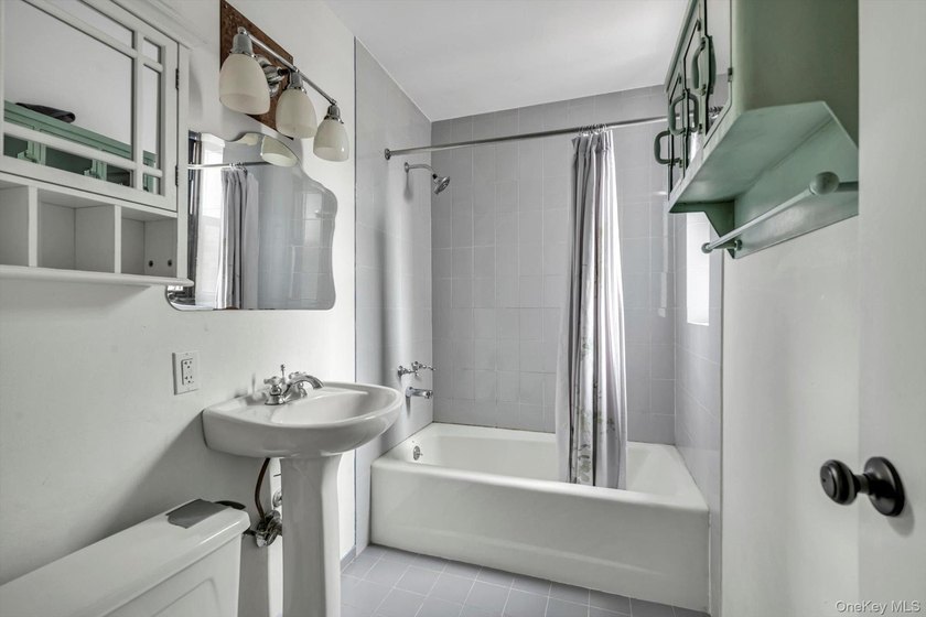 Large One Bedroom One Bath at the Townhouse Place Complex. This - photo 13