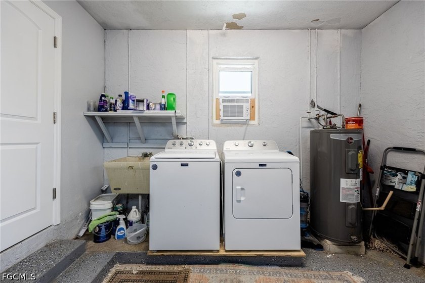 Waterfront living awaits in this lovely 2-bedroom, 2-bathroom - photo 24