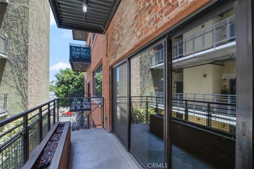 Own a piece of Long Beach history at the iconic Temple Lofts, a - photo 35