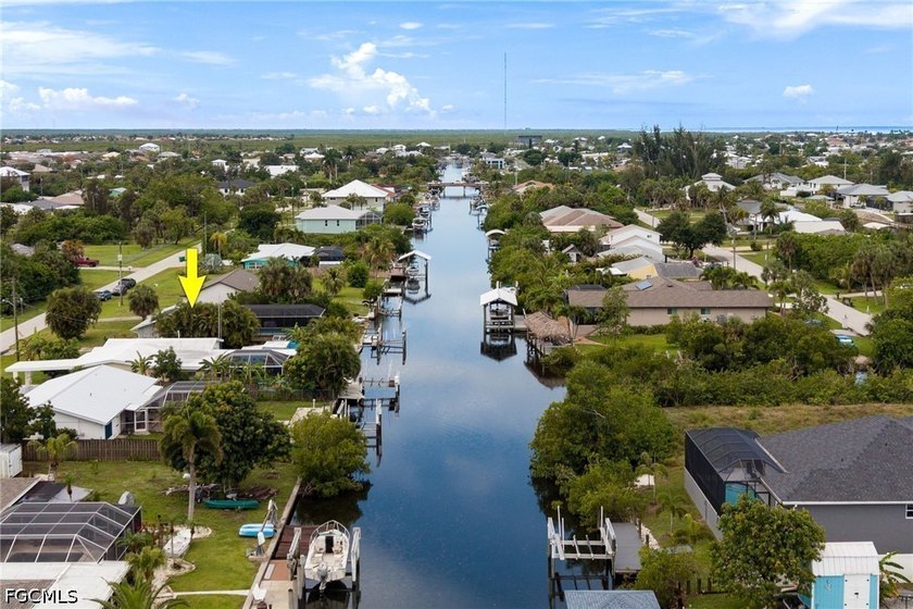 Waterfront living awaits in this lovely 2-bedroom, 2-bathroom - photo 40