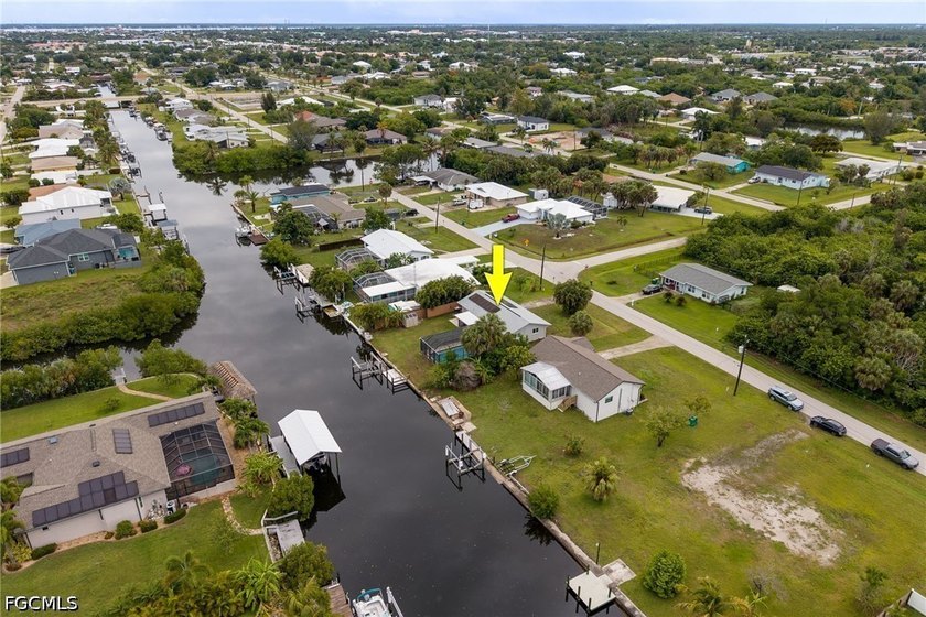Waterfront living awaits in this lovely 2-bedroom, 2-bathroom - photo 44