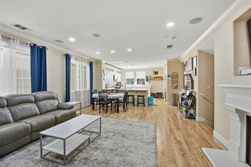 Property is being made available exclusively through Hubzu - photo 7