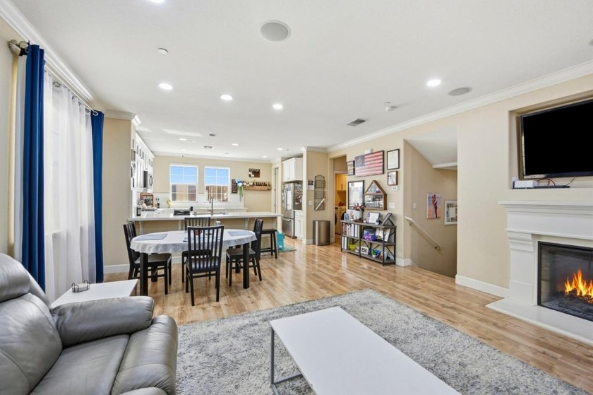 Property is being made available exclusively through Hubzu - photo 8