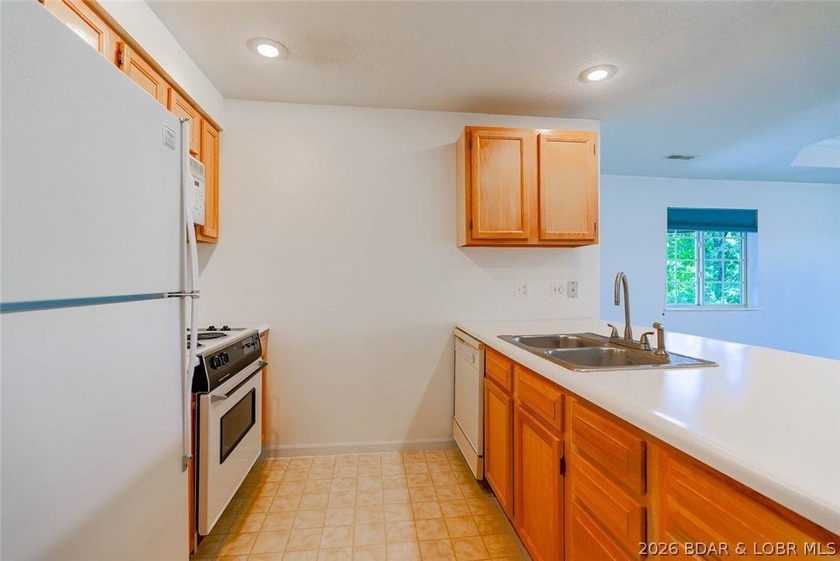 Well cared for Unit- that offers easy access to the unit w/it - photo 14