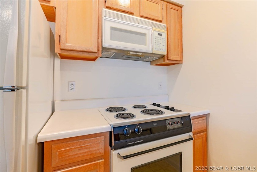 Well cared for Unit- that offers easy access to the unit w/it - photo 15