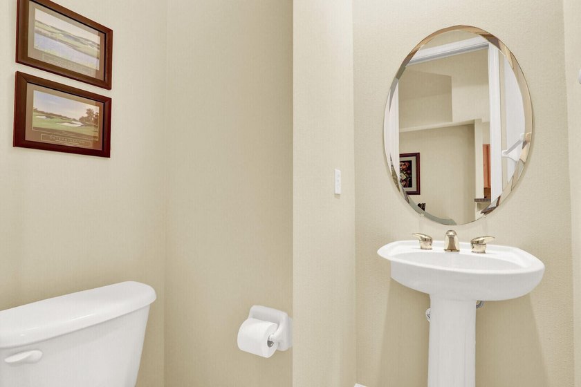 Welcome to this beautifully designed 3-bedroom + den/office - photo 16