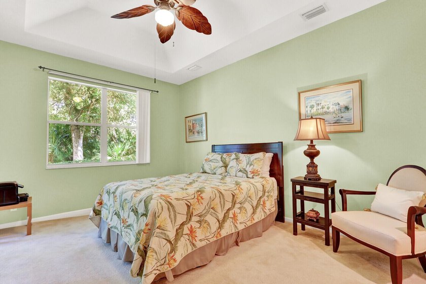 Welcome to this beautifully designed 3-bedroom + den/office - photo 17