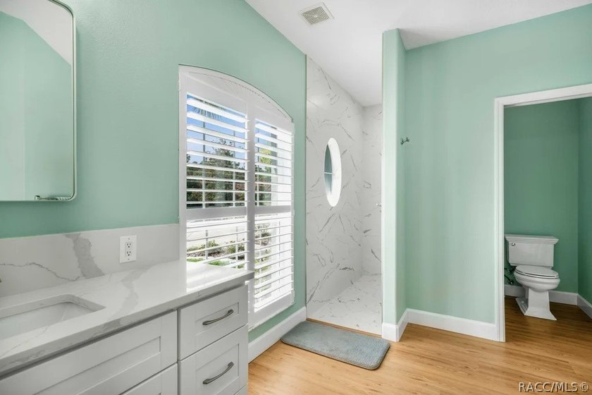 Fully renovated Southern Woods home on nearly half an acre - photo 19