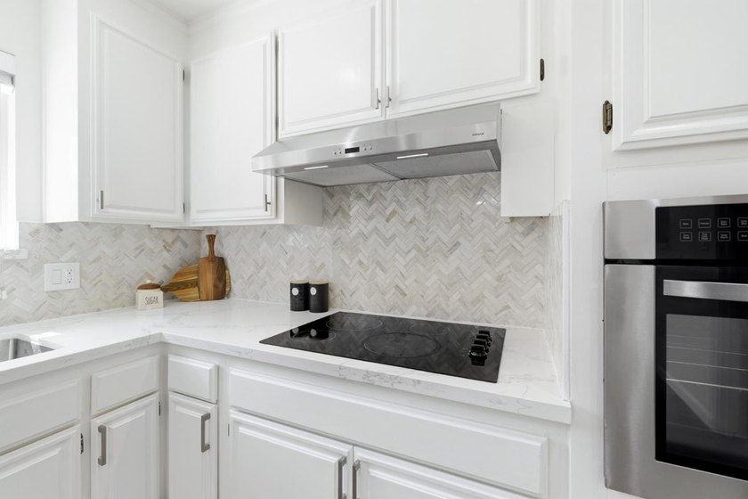 Welcome to this beautifully updated, east-facing single-story - photo 20