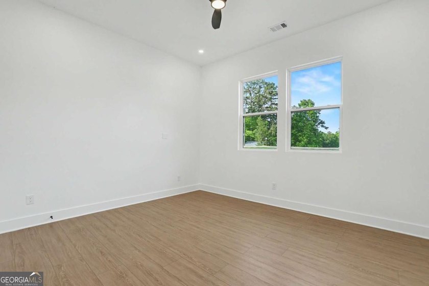 ASK ABOUT THE BUILDER-PAID 2-1 RATE BUYDOWN! Qualified buyers - photo 21