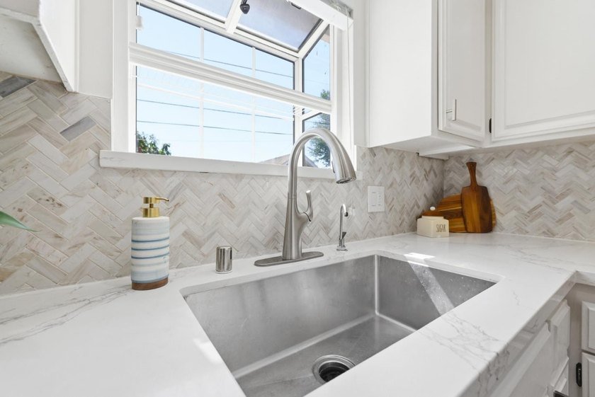 Welcome to this beautifully updated, east-facing single-story - photo 21