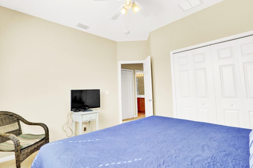Welcome to this beautifully designed 3-bedroom + den/office - photo 22