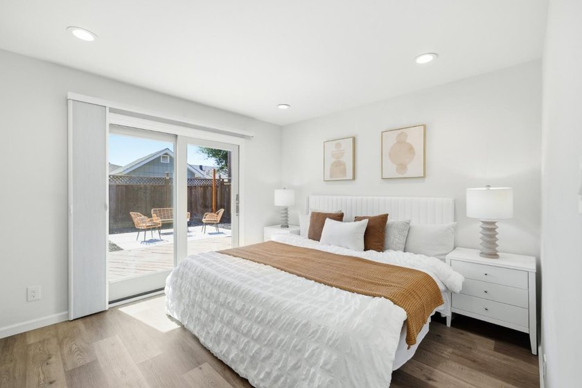 Welcome to this beautifully updated, east-facing single-story - photo 23