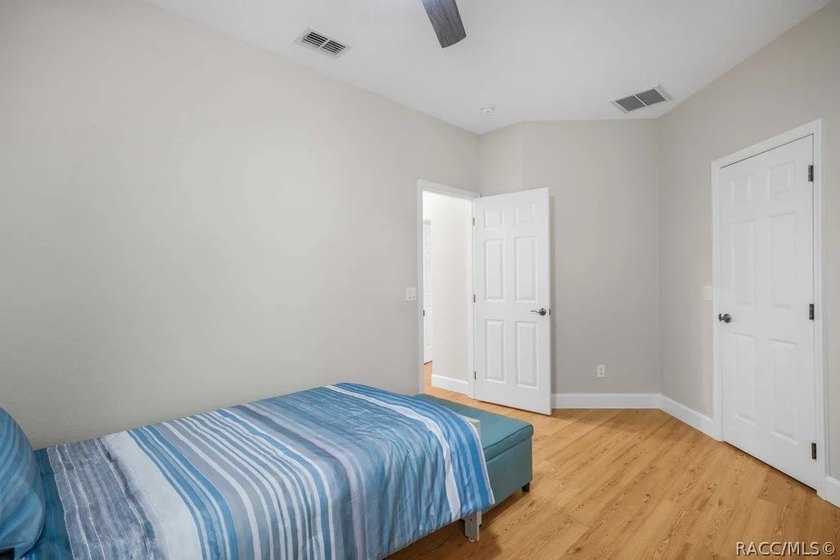 Fully renovated Southern Woods home on nearly half an acre - photo 23