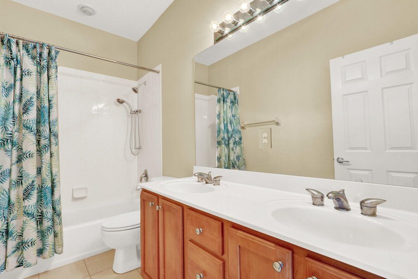 Welcome to this beautifully designed 3-bedroom + den/office - photo 25
