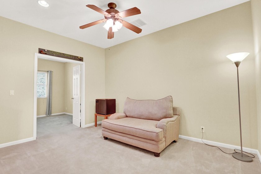 Welcome to this beautifully designed 3-bedroom + den/office - photo 26