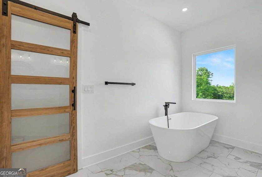 ASK ABOUT THE BUILDER-PAID 2-1 RATE BUYDOWN! Qualified buyers - photo 28