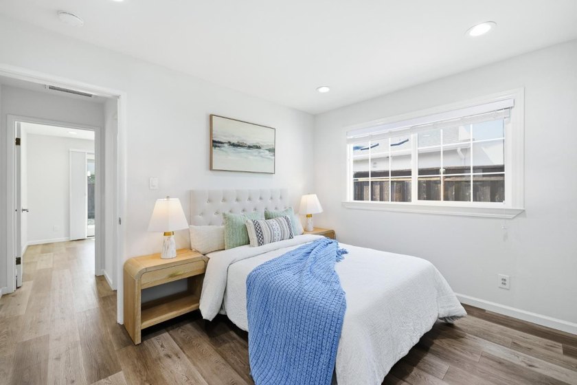 Welcome to this beautifully updated, east-facing single-story - photo 31