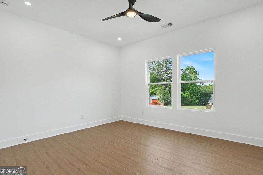 ASK ABOUT THE BUILDER-PAID 2-1 RATE BUYDOWN! Qualified buyers - photo 34