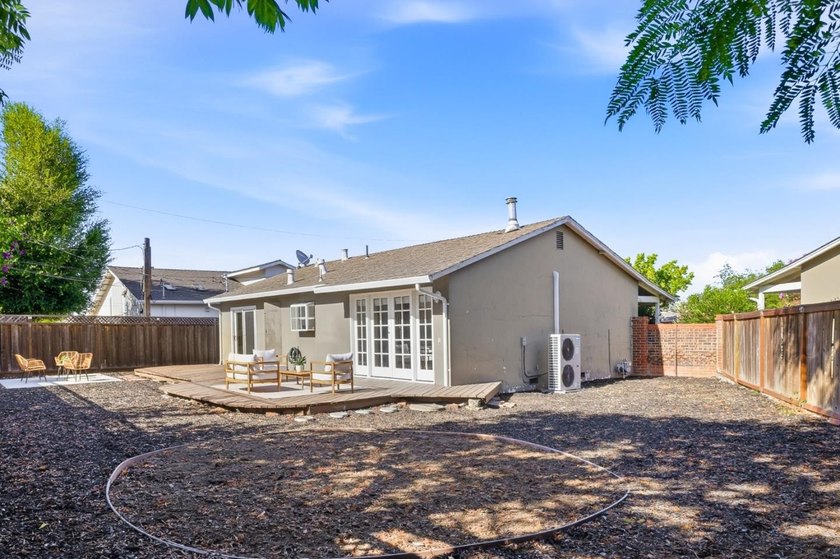 Welcome to this beautifully updated, east-facing single-story - photo 35