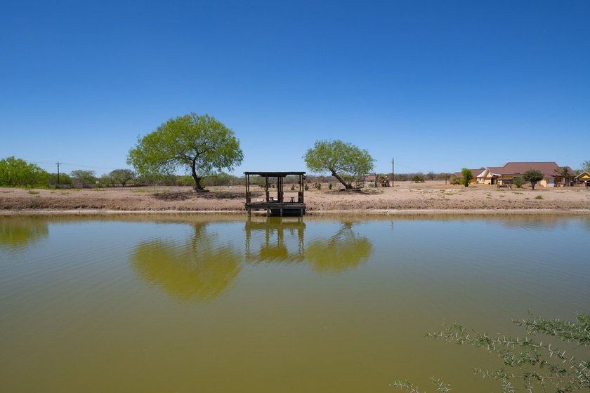 Welcome to your South Texas gentleman's ranch retreat or your - photo 38
